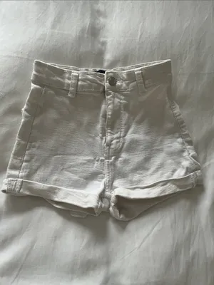 Bershka | Super High-Rise Fitted White Denim Cuffed Shorts XXS thumbnail 2