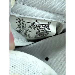 Nike Women's Air Jordan 1 Zoom CMFT Light Smoke Grey and Barely Grape Size 6.5 thumbnail 8
