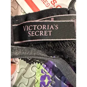 Victorias Secret Black Lace Velvet Metallic Shimmer Bralette XS Black‎ B70 A70 thumbnail 6