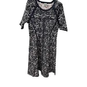 Taylor size M abstract floral short sleeve sweater dress. thumbnail 2