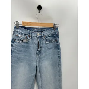 American Eagle AEO Baggy Light Wash Blue Denim Jeans Women's Size 2‎ Regular 2R thumbnail 4