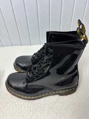 Dr. Martens 1460 Women's Black‎ Patent Leather Lace-Up Boot, Size 9 thumbnail 4