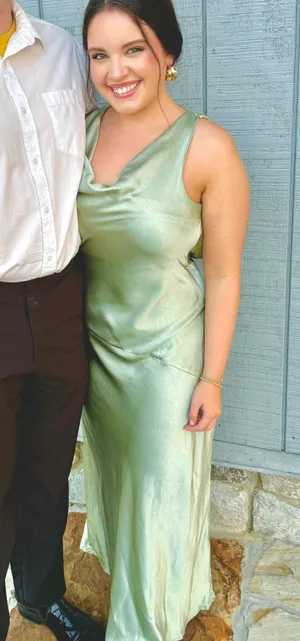 Green Dress  thumbnail 1