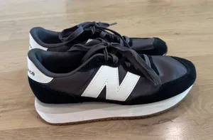 New Balance 237 sneaker black white gray size 8.5 NWOB thumbnail 1