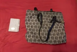 Michael Kors 100% Authentic Tote! thumbnail 1