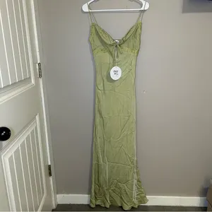 NEW Princess Polly Emily Green Satin Maxi Dress Women’s Size Small 4 thumbnail 3