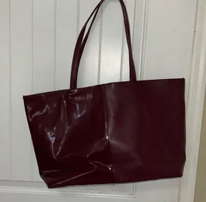 NWOT - Saks 5th Avenue Shopping Bag thumbnail 1