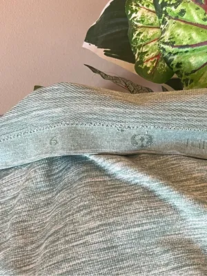 Lululemon Athletica I run for me Head Up Heart Out Heather Green Long Sleeve thumbnail 7