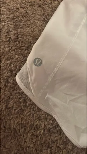 Lululemon Shorts Hotty Hot 4" 4 High-Rise thumbnail 2