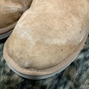 UGG CLASSIC‎ FLORA PERFORATED LEATHER BOOTS thumbnail 4
