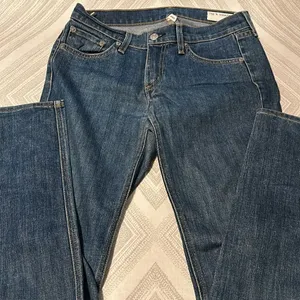 Rag & Bone Women’s Blue Wash Denim Skinny Jeans. thumbnail 2