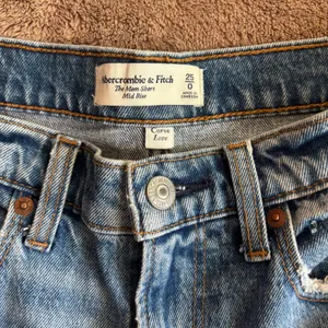 Abercrombie & Fitch Curve Love Mid Rise Mom Shorts Distressed Blue 25 0 thumbnail 2