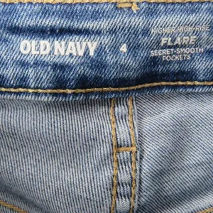 Old Navy Higher High Rise Flare Jeans Secret Smooth Pockets Size 4 Flared Jeans thumbnail 4