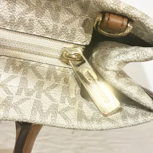 Michael Kors MK Small Vanilla Messenger Handbag Bag Purse‎ Shopper Lady thumbnail 3