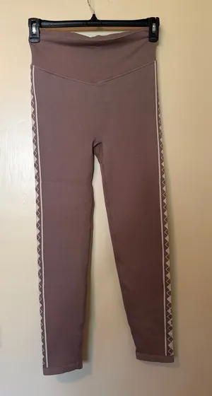 PINK Victoria's Secret Mauve Leggings with Ivory Argyle Side Trim thumbnail 1