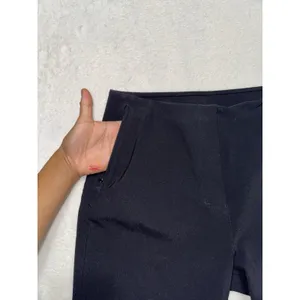 Lululemon Women's On the Move Pant Black Mid Rise Travel Size 8 thumbnail 3