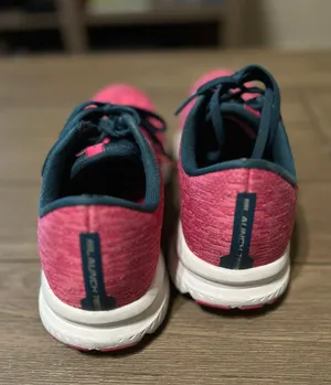 Brooks Sz 9 Shoes thumbnail 5