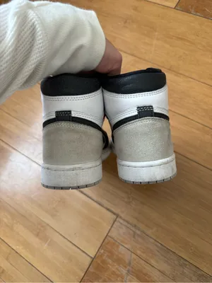 Nike Air Jordan 1 Mid Black White Gray thumbnail 4