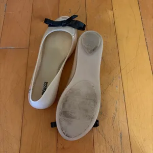 Melissa ultra light  thumbnail 4