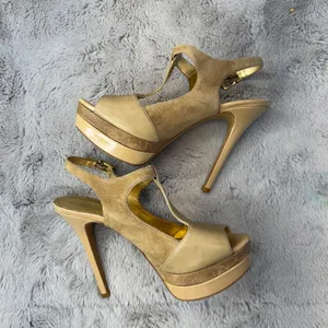 Jessica Simpson‎ Tan Gold Suede Patent Platform T-Strap Peep Toe Heels 7.5B thumbnail 3