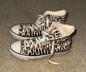 Size 8 thumbnail 3