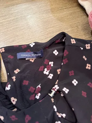 Tommy Hilfiger Black Floral Sleeveless Keyhole Top - Pink & Burgundy Blooms Sz M thumbnail 4