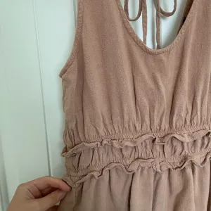 EUC | One Clothing LA women’s ruffle shorts romper — medium‎ thumbnail 2