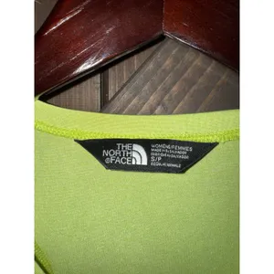 The North Face Athletic Tee Womens Small Neon‎ Green Short Sleeve Flash Dry thumbnail 3