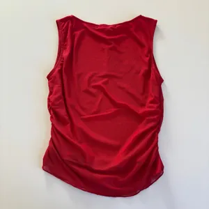 Gab & Kate Joey Red Ruched Sleeveless Top Women’s Medium NWT Romantic Coquette thumbnail 8