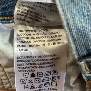 Levi’s 501 hi- rise shorts size 33. NWT thumbnail 6