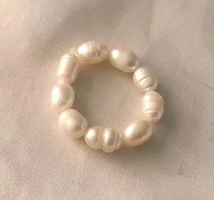 Elastic Pearl Ring White thumbnail 3