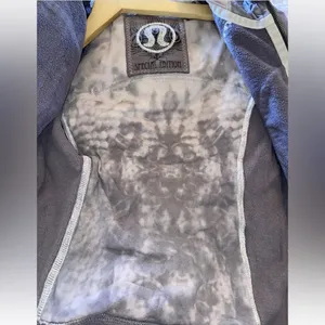 🍋Lululemon Special addition grey scuba hoodie in size 6 thumbnail 3