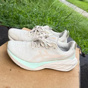 Women's Asics Novablast 4, Oatmeal/Moonrock, size 8.5 thumbnail 2