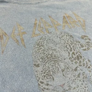 Vinyl Icons Def Leppard Pyromania 1983 Tour Graphic Tee Blue Distressed Medium thumbnail 4