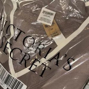 PINK Victoria's Secret Premium Fleece V-Neck Sweater thumbnail 5
