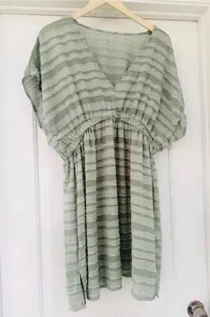 NWT Cupshe Light Sage Green V-Neck Textured Swim Coverup XL thumbnail 1
