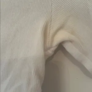 Aritzia TNA Classic White Ribbed Top size‎ S thumbnail 4