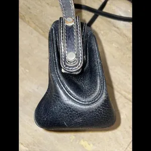 Vtg ‎ Guy Laroche Paris shoulder Crossbody Leather Purse Black 9”x6”x4” thumbnail 4