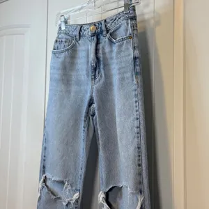 Garage High Waisted Wide Leg Distressed Denim Jeans Light Wash‎ Blue Size 25" thumbnail 4