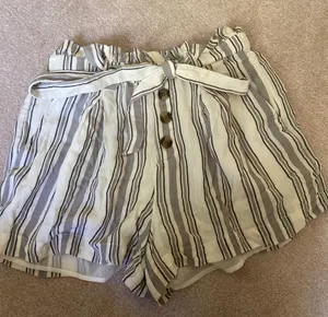 American Eagle Flowy Shorts thumbnail 1
