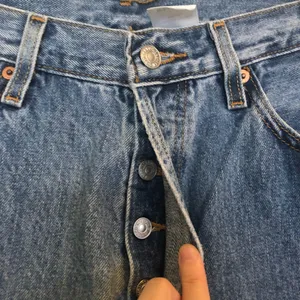 Levi’s 501 High Waisted Button Fly Jeans thumbnail 4