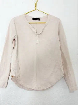 Pomander Place Tuckernuck Long Sleeve Mercer Henley Top Size Medium Oatmeal thumbnail 1