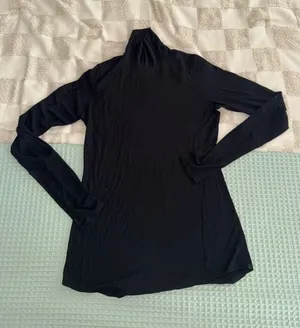Lululemon Womens Black Long Sleeve Ribbed Turtleneck Top Size M thumbnail 1