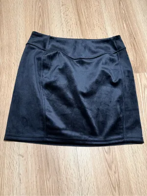 Lululemon Scuba High Rise Mini Skirt Womens M Black Velvet Velour Tennis Skort thumbnail 3