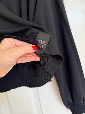 Aritzia Wilfred Black Flowy Deep V Smocked Waist Long Sleeve Blouse M thumbnail 5