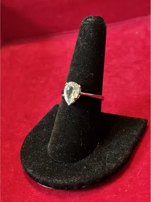Icy Glassy Pear Cut Faux Diamond Solitaire Costume Ring Silver Tone Size 8 thumbnail 6