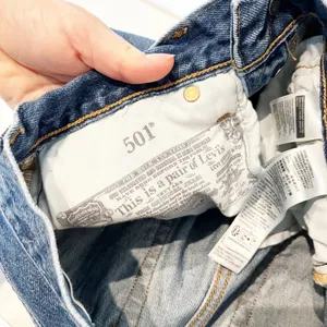 Levi's Original 501 100% Cotton Mid Rise Button Fly Denim Straight Jeans Blue 25 thumbnail 5