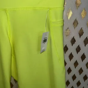 NWT Old navy ankle leggings 7/8 cut neon yellow fluorescent rave pants powersoft thumbnail 5