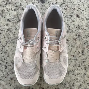 On Cloud 5 Running Shoes Womens 11 Pink Rose Athleisure Lightweight Sneakers thumbnail 5