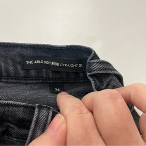 Aritzia Denim Forum Arlo High Rise Straight 28L Womens‎ 26 Waist Faded Black Denim Jean thumbnail 3
